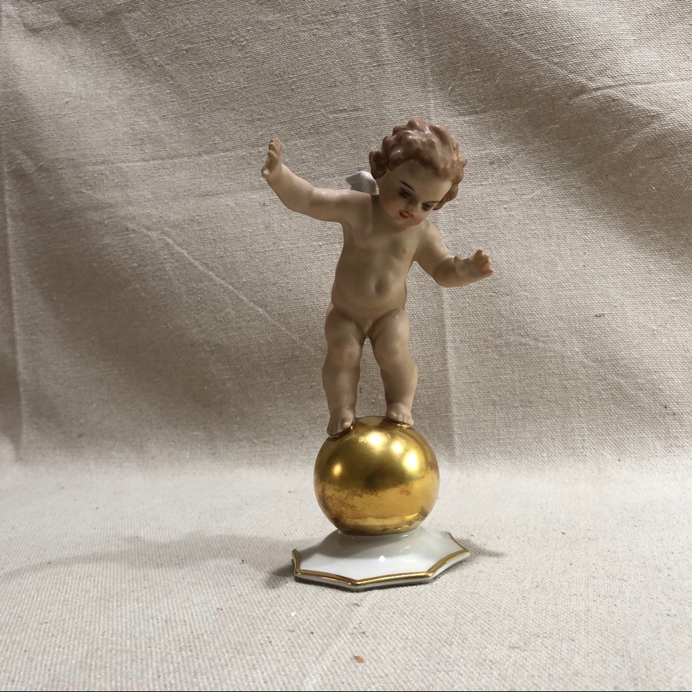 🦄 Hutschenreuther K.Tutter Cherub On Gold Ball